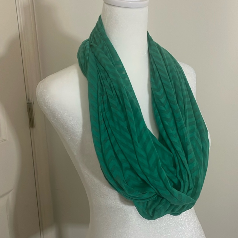 Unbranded Green Chevron Infinity Scarf Polyester Blend